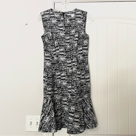 Diane von Furstenberg Jaelyn Sleeveless Flutter Dress Black White - Picture 2 of 10